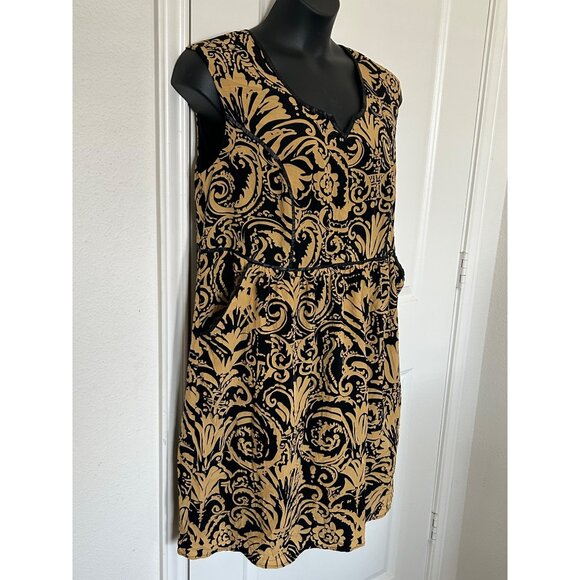 Sleeveless Black & Gold Patterned Dress With Front Pockets & Back Zipper - Picture 2 of 9